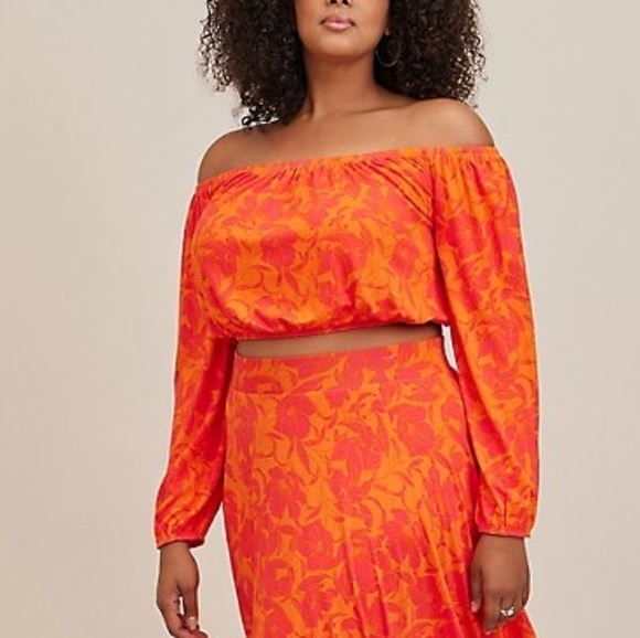 3X • Torrid • Super Soft Off-shoulder Long Sleeve Crop Top - Picture 3 of 5